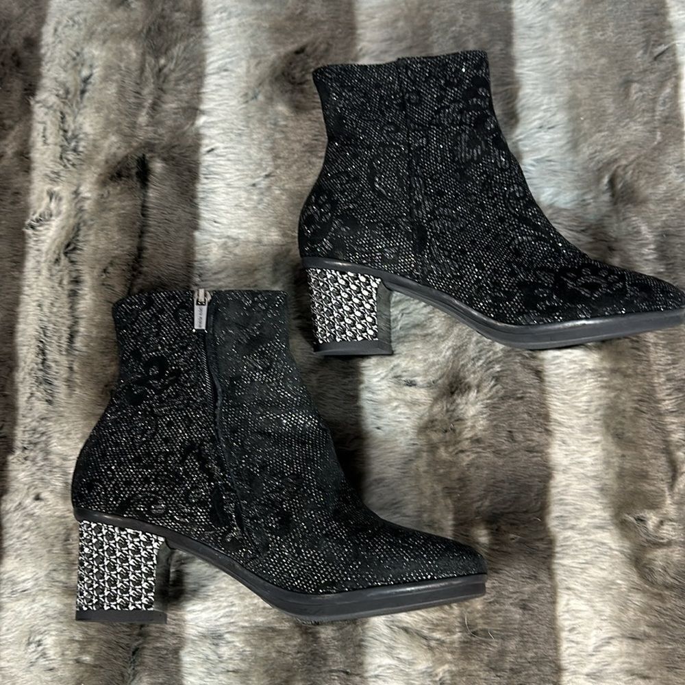 BNIB Ankle Booties - Picture 6 of 13